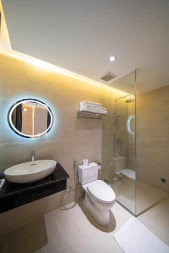 Bathroom 16