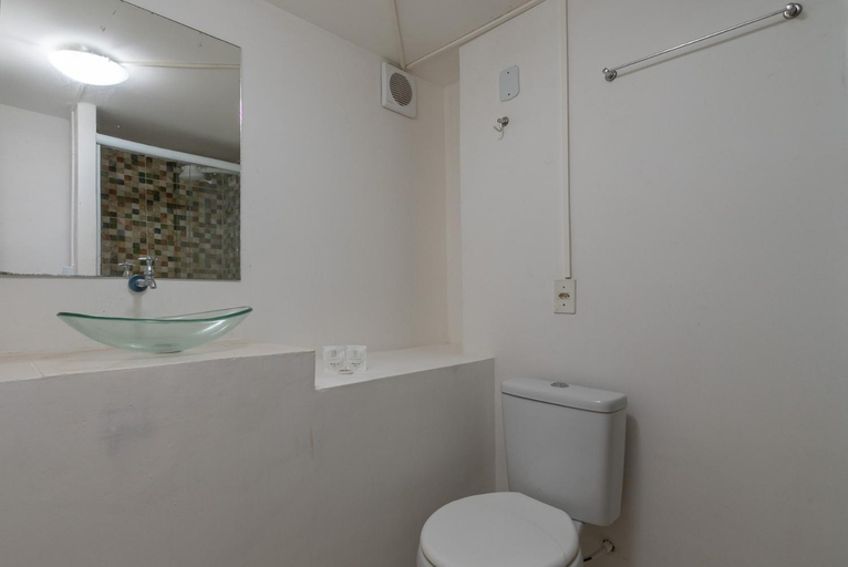 Bathroom 4, Secreto, Rio de Janeiro