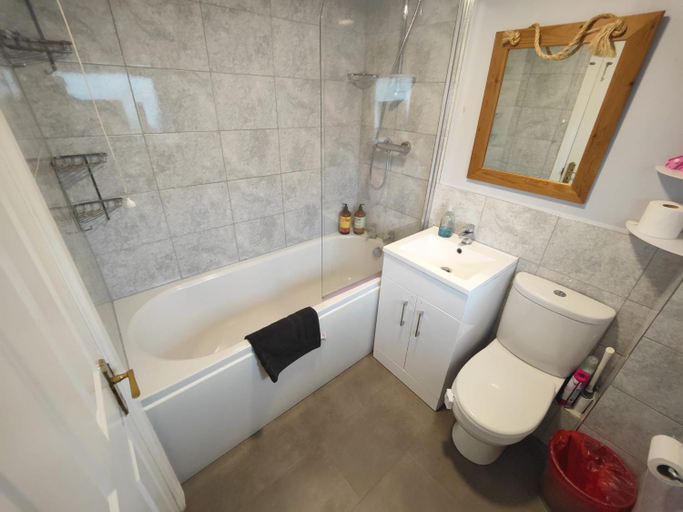 Bathroom, Peaceful 3 Bedroom House wFree Parking Nature, East Sussex