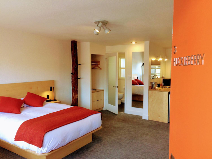 Bedroom 4, Heliotrope Hotel, Whatcom