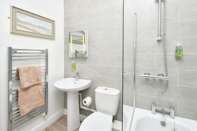 Bathroom 4, The Victoria, Stoke-on-Trent