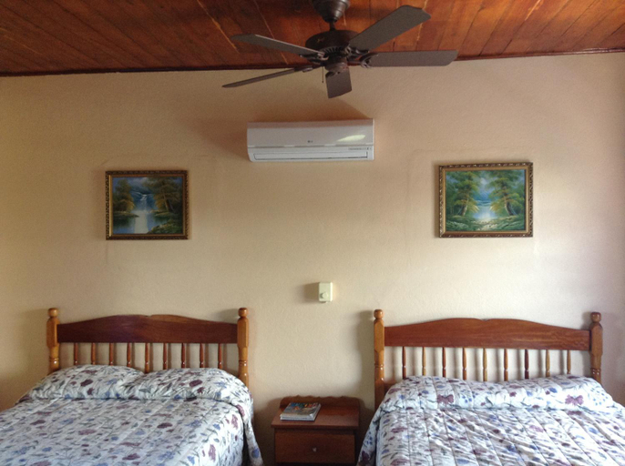 Bedroom 2, Anchorage Beach Resort Caye Caulker