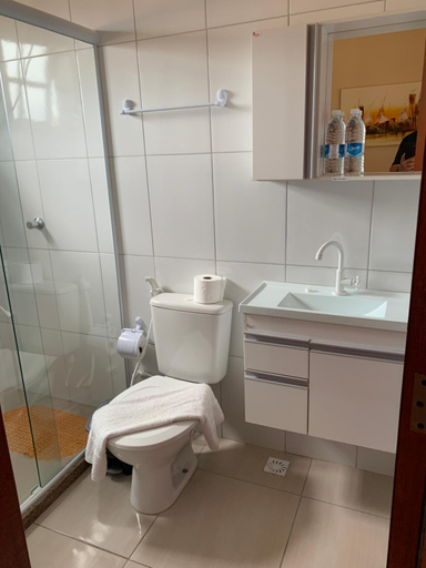 Bathroom 4, Black Point Beach Club, Maricá