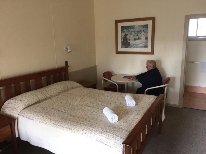 Bedroom 3, Ballarat Budget Motel at Woodmans Hill, Ballarat - Inner North