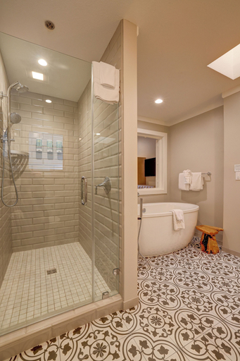 Bathroom 5, Sonoma Valley Inn, Tapestry Collection by Hilton, Sonoma