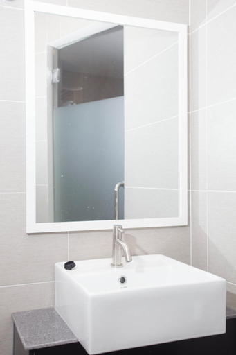 Bathroom 10
