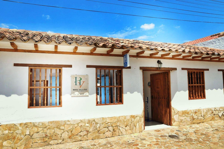 Exterior & Views