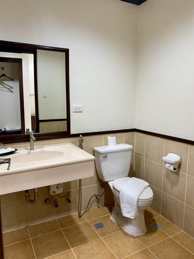 Bathroom 5, Plaza Del Norte Hotel and Convention Center, Laoag City