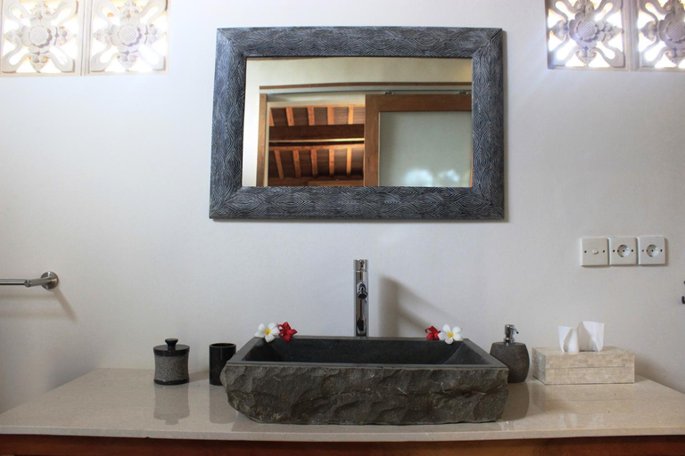 Bathroom 16