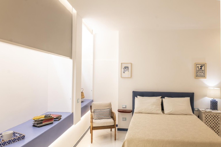 Others 4, Gheba Suites, Napoli