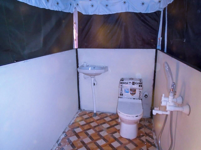 Bathroom, Pine pioneer the eco resort, Nainital
