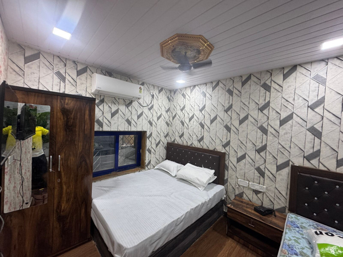Bedroom 3, Hotel The Sunset Avenue, Mumbai Suburban