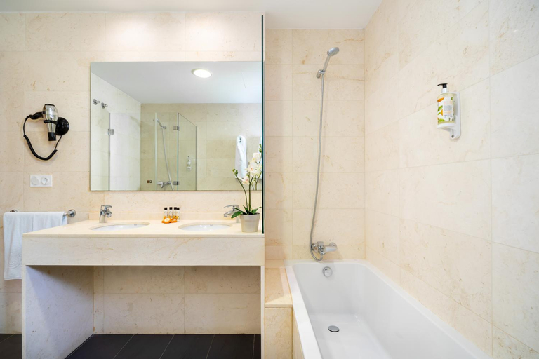 Bathroom 4, Complejo Al Sur - by Grupo Tribu, Cádiz