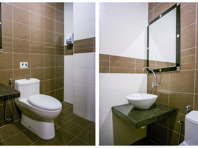 Bathroom 7