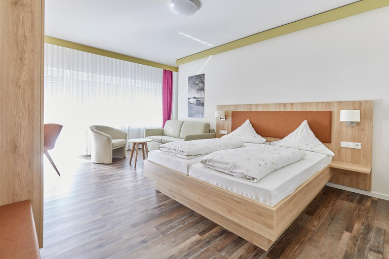 Bedroom 3, Landgasthof zur Sonne, Tuttlingen