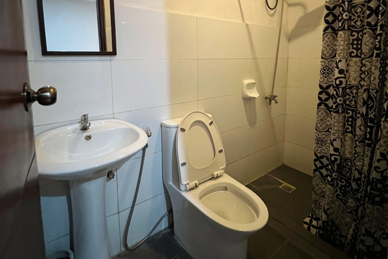 Bathroom 4, Guadalupe Inn Iloilo, Iloilo City