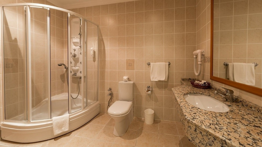 Bathroom 4, Lâ€™ETOILE BEACH HOTEL - All inclusive, Marmaris