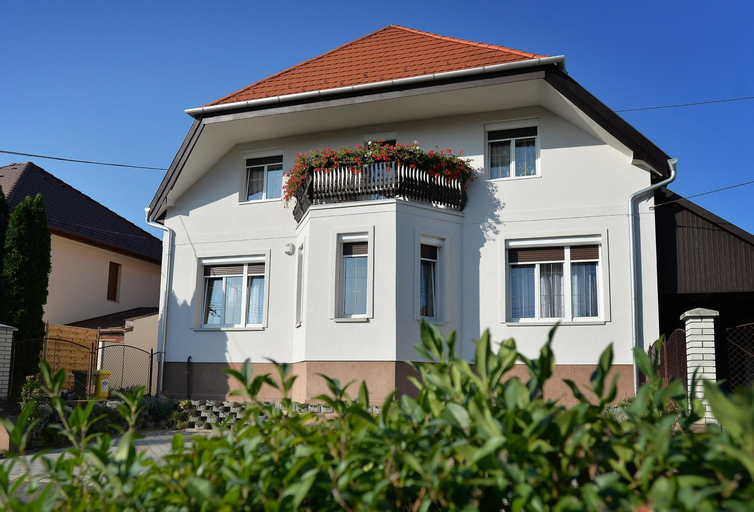 Hajduhegy Vendeghaz, Eger