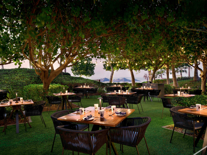 Food & Drinks 5, Bluewaters Beach Hotel, Dubai