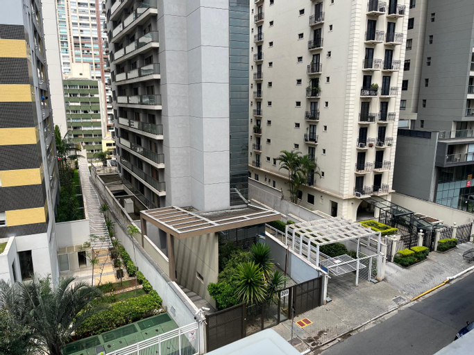 Exterior 9