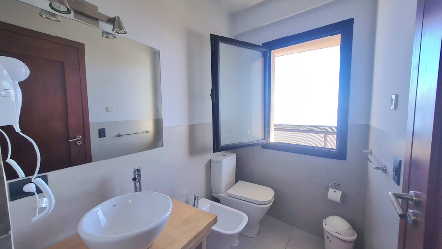 Bathroom 3, Edificio El Suizo by InoutStays, Bariloche