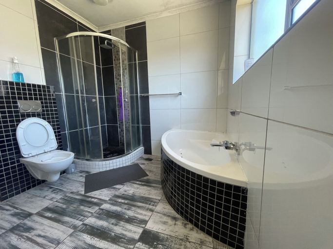 Bathroom, Zoe & Saint, City of Cape Town