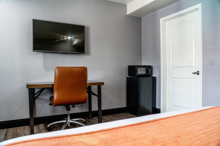 Bedroom 2, LYFE INN & SUITES by AGA - LAX Airport, Los Angeles