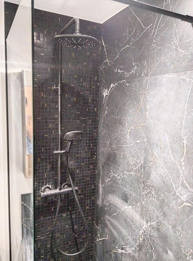 Bathroom 2, Résidence Graziella Studio 411, Alpes-Maritimes