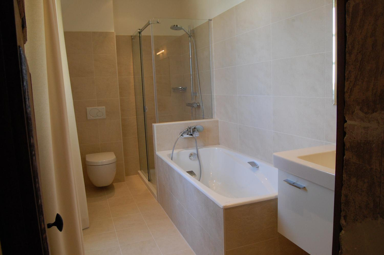 Bathroom 9