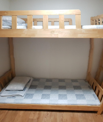 Bedroom 3, Friend of Loft, Tongyeong