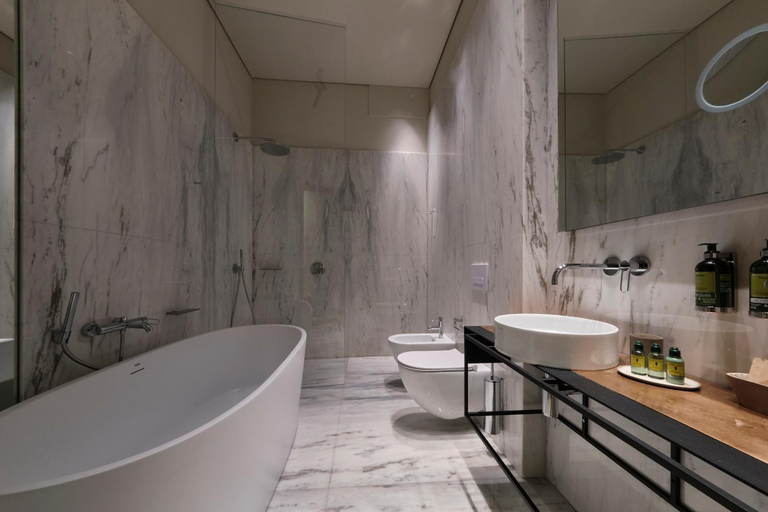 Bathroom 7