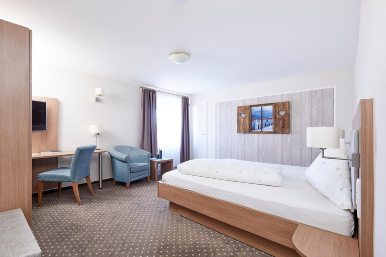 Bedroom 4, Landgasthof zur Sonne, Tuttlingen