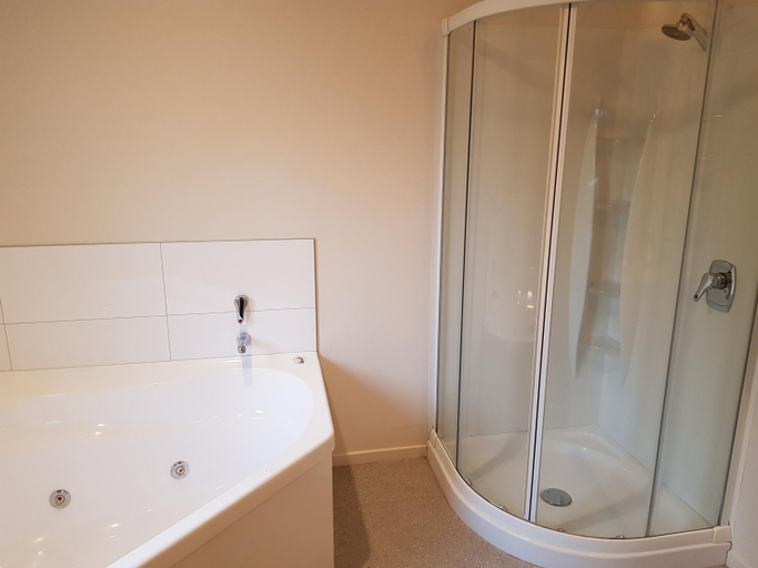 Bathroom 4, Portmans Motor Lodge, Hastings city