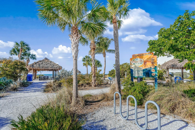 Exterior & Views 1, Whitecap Condo Beachfront Splendor, Lee
