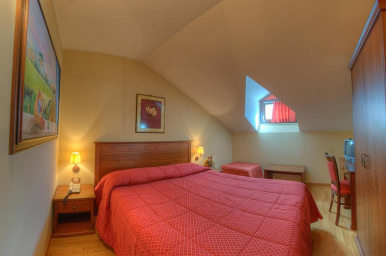 Bedroom 2, Hotel Garni Posta, L'Aquila