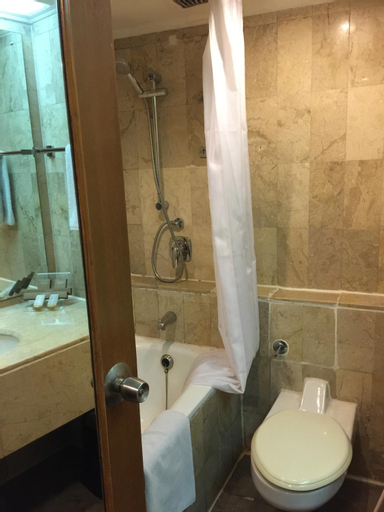 Bathroom 14