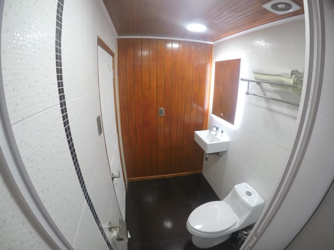 Bathroom 4, VOY Hostales - Poniente, Valparaíso