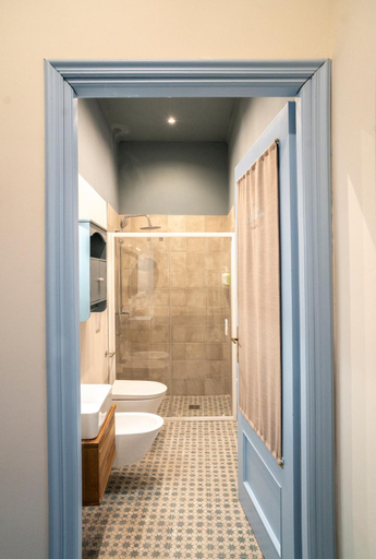Bathroom 13