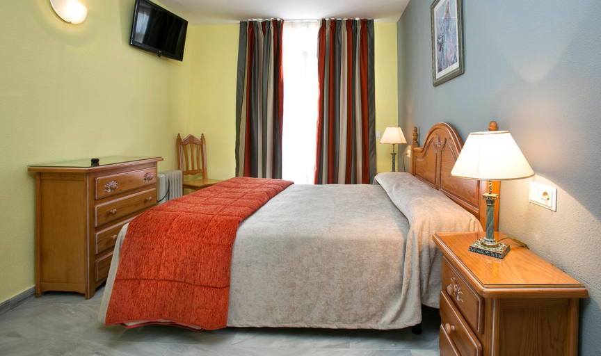 Bedroom 2, Aparthotel Ona Campanario, Málaga