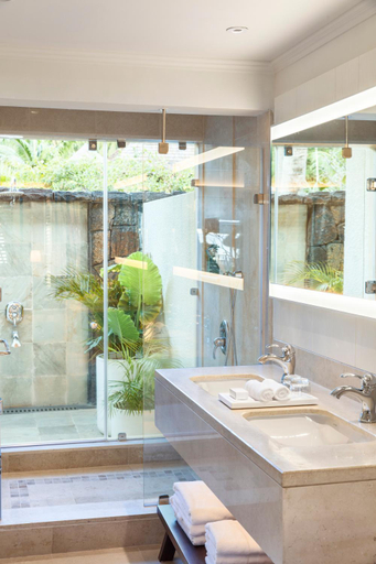 Bathroom 2, LUX* Le Morne, Black River