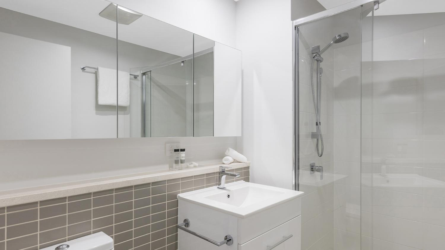Bathroom 12