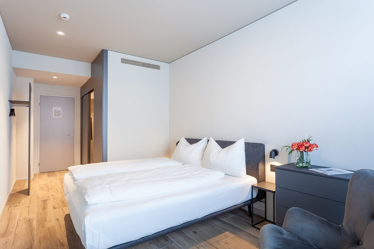 Bedroom 2, Centurion Swiss Quality Towerhotel, Brugg
