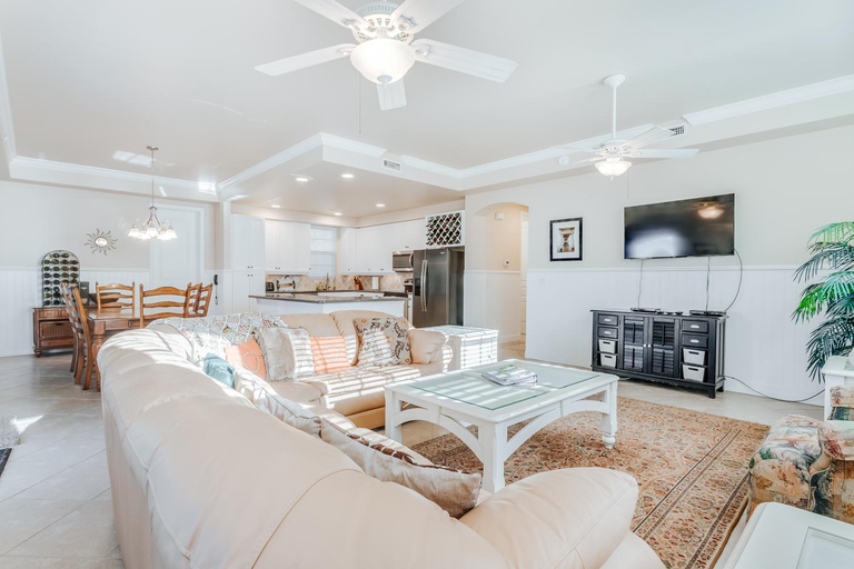 Bedroom 3, Whitecap Condo Beachfront Splendor, Lee