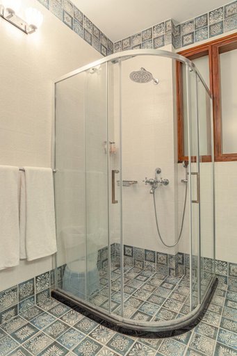 Bathroom 7