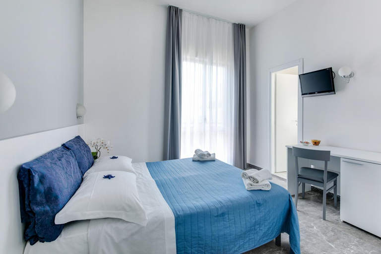 Bedroom 3, Hotel Quisisana, Rimini