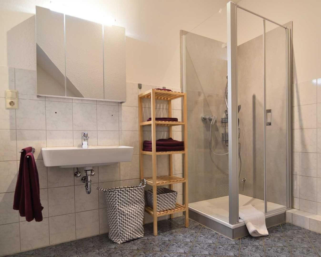 Others 2, Appartement Whispering Tree Groß, Osnabrück