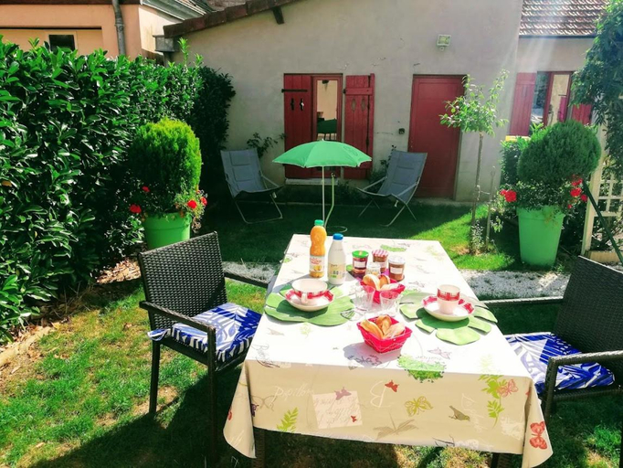 Others 3, chambre PMR avec salle de bain privatisee avec petit dejeuner compris, Côte-d'Or