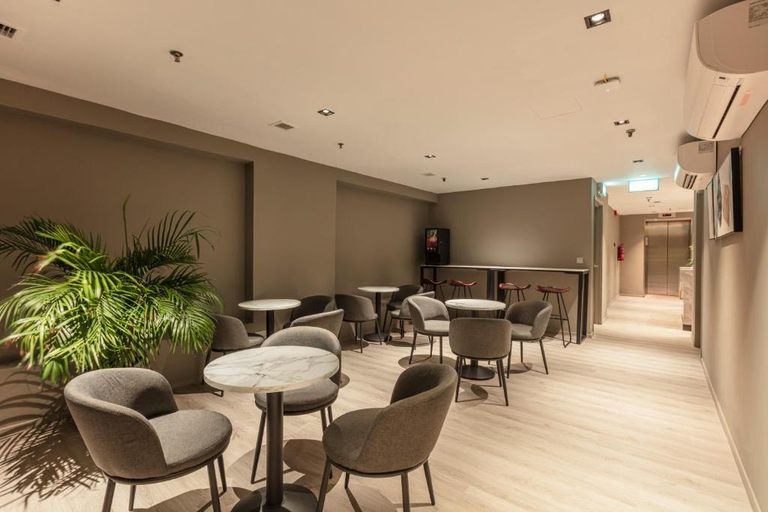 Food & Drinks 5, Hotel Calmo Bugis, Singapore