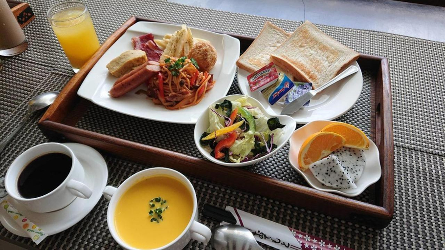 Food & Drinks 11