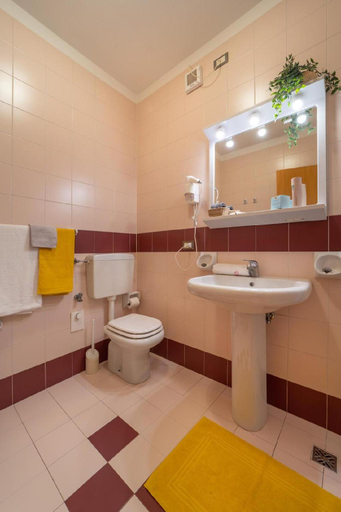 Bathroom 3, Great apartment near the Thermae by Beahost, Venezia